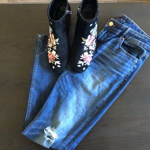 WHBM distressed skinny jeans
